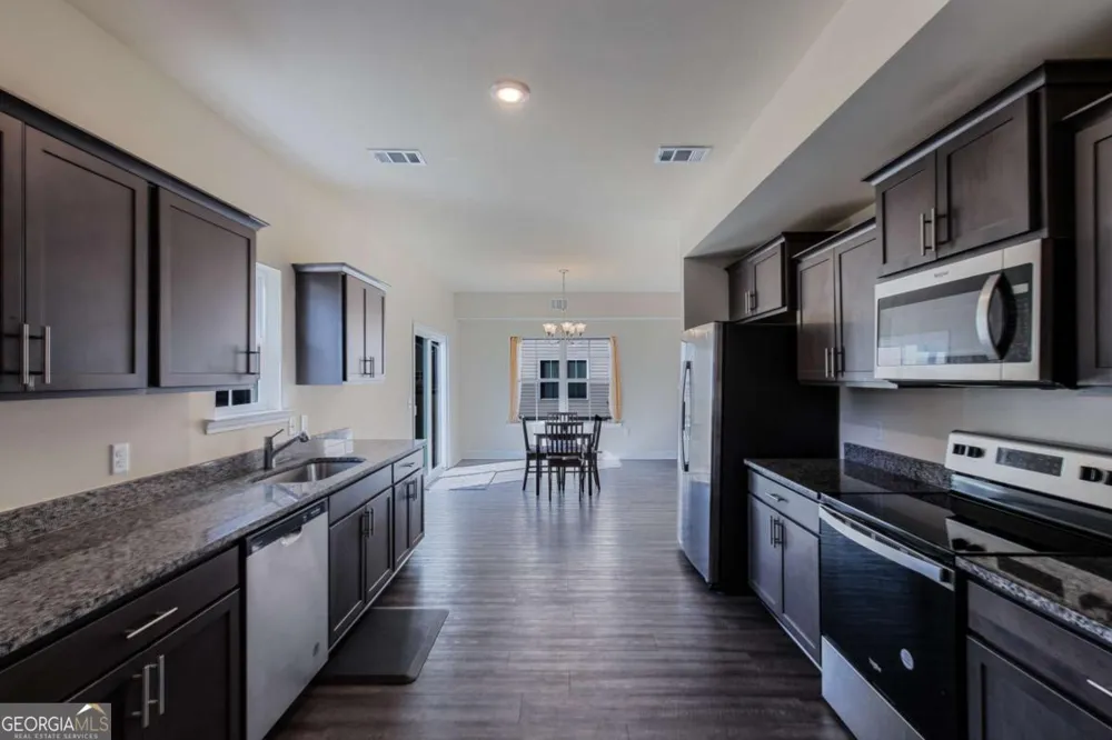 703 Mill CRK Hinesville, GA 31313