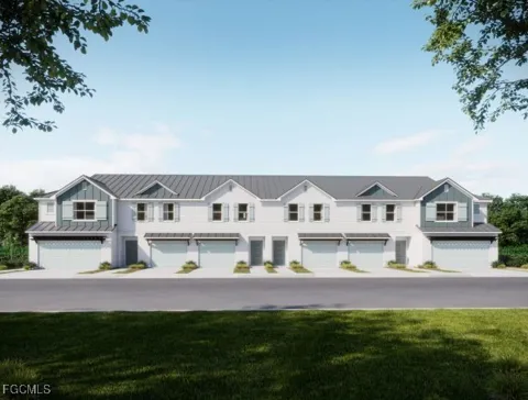 Fountain Palm Circle