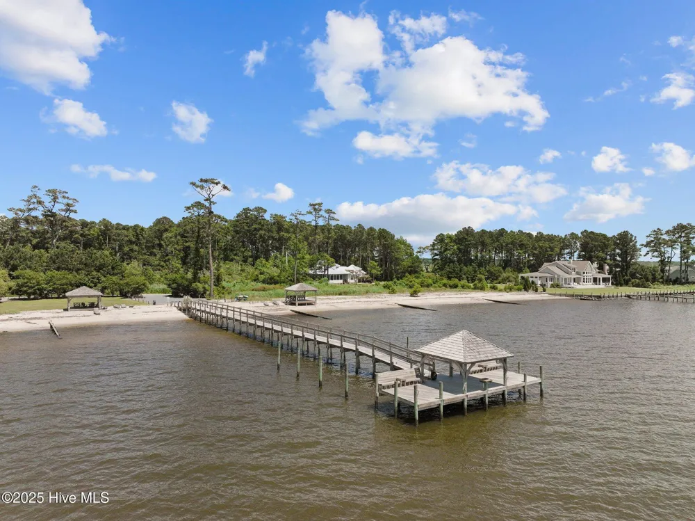 101 Captains Way Powells Point, NC 27966