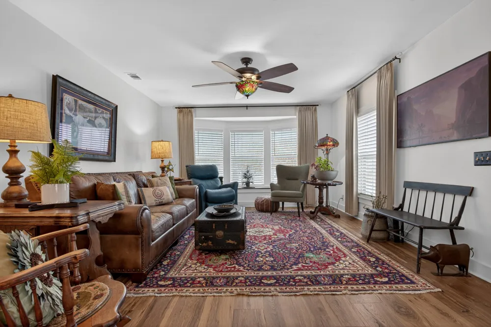 2074 W Fm 922 Valley View, TX 76272