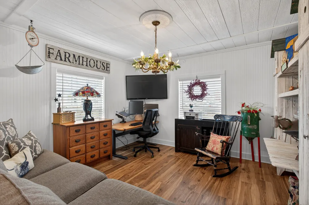 2074 W Fm 922 Valley View, TX 76272