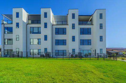 4905 Blaynes View