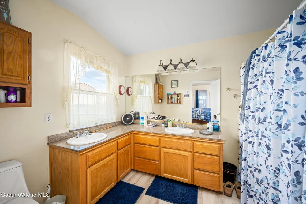 2961 W DIAMOND BAR ROAD Rathdrum, ID 83858