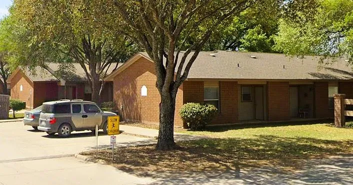 606 E Kennedy Ave Sabinal, TX 78881