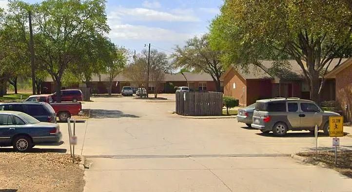 606 E Kennedy Ave Sabinal, TX 78881