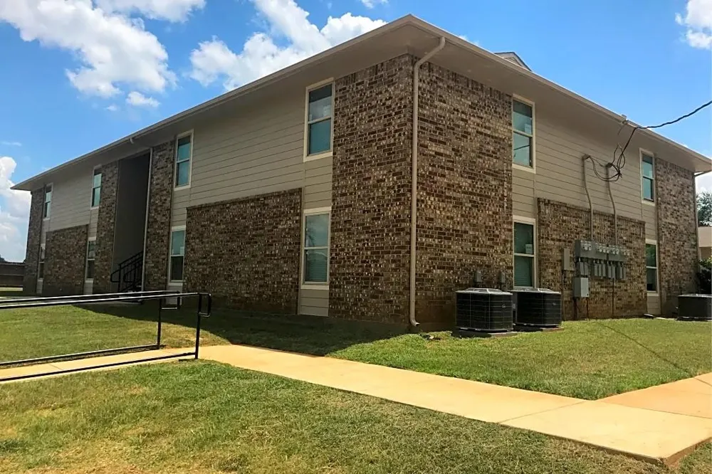 502 W Main White House, TX 75791