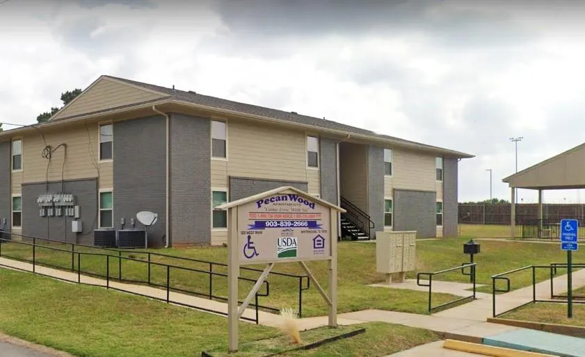 502 W Main White House, TX 75791