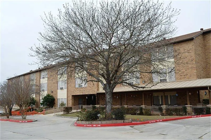 300 Cross Creek Dilley, TX 78017
