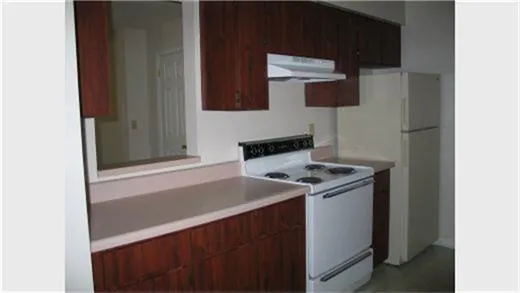 300 Cross Creek Dilley, TX 78017