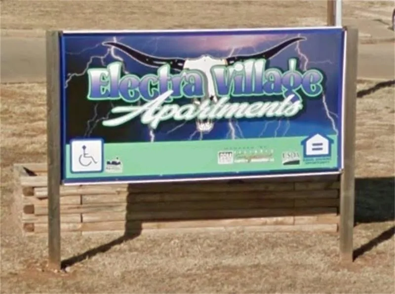 100 S Prairie Circle Electra, TX 76360