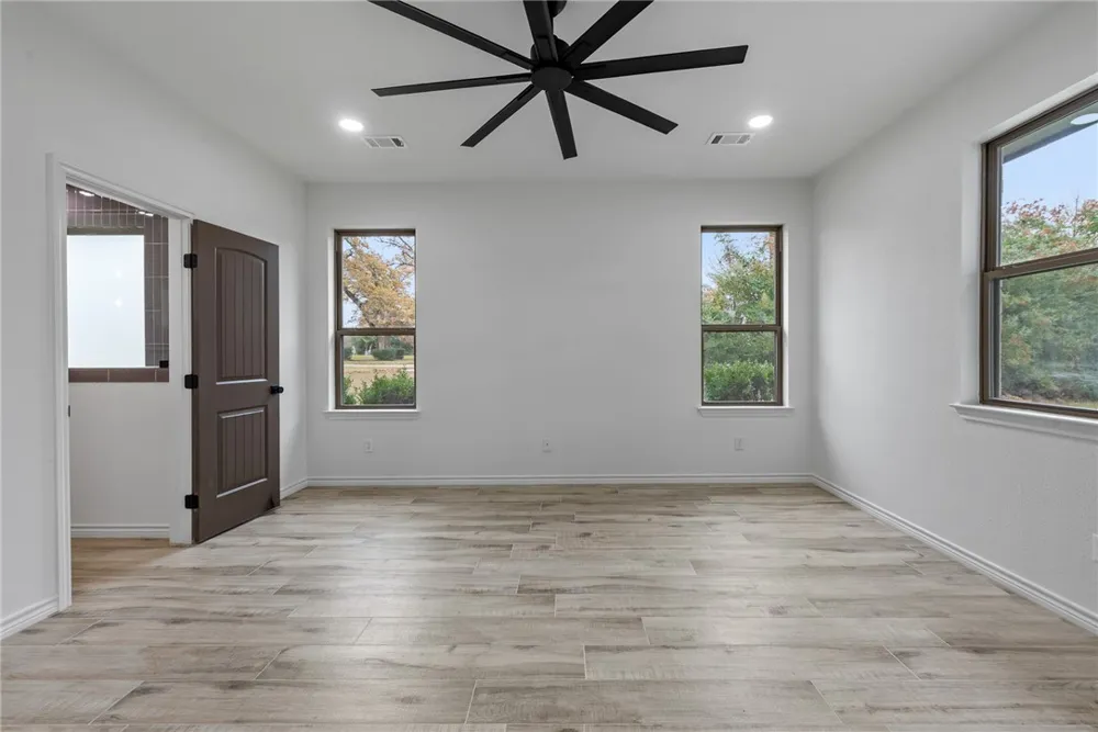 10024 Lancaster Drive Iola, TX 77861
