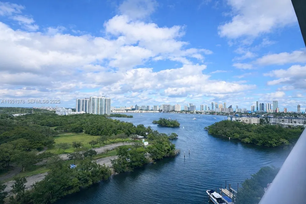 16385 Biscayne Blvd #1102 North Miami Beach, FL 33160