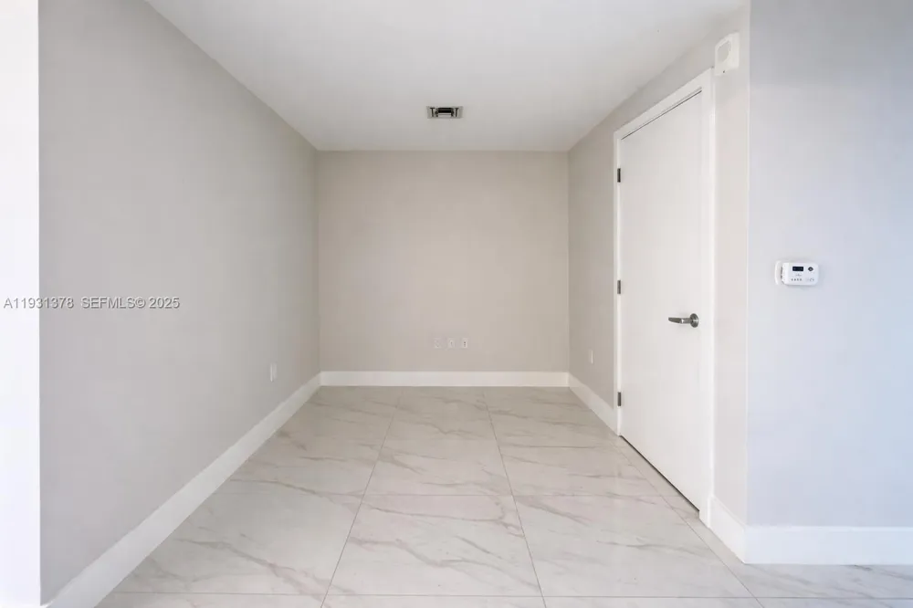 16385 Biscayne Blvd #1102 North Miami Beach, FL 33160