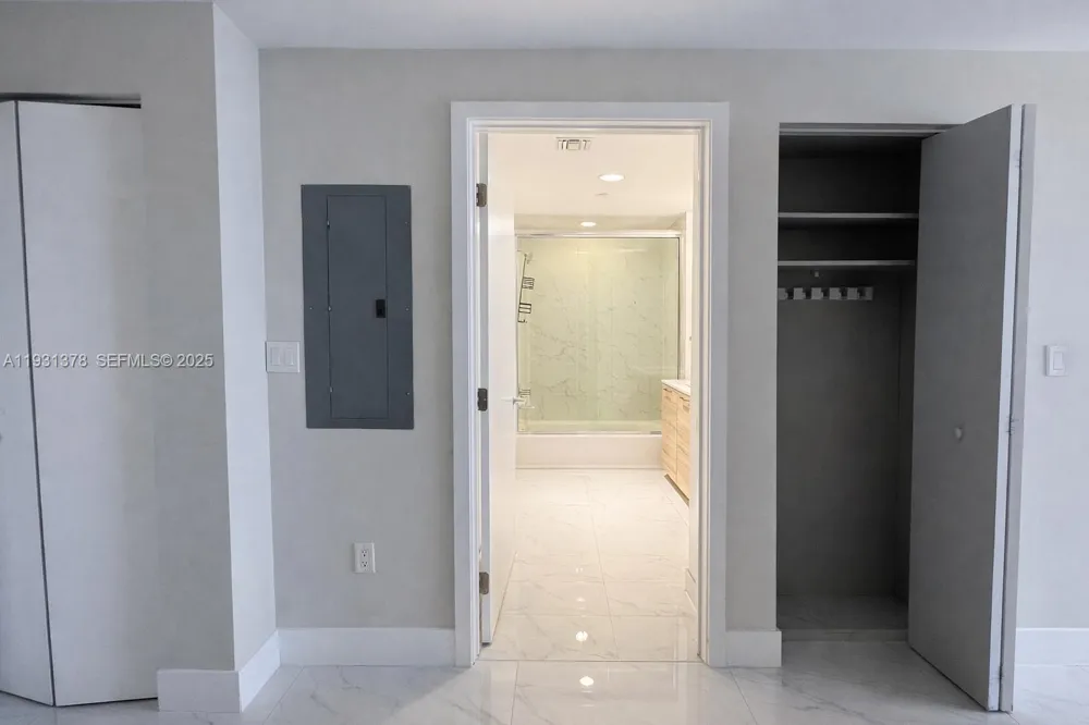 16385 Biscayne Blvd #1102 North Miami Beach, FL 33160