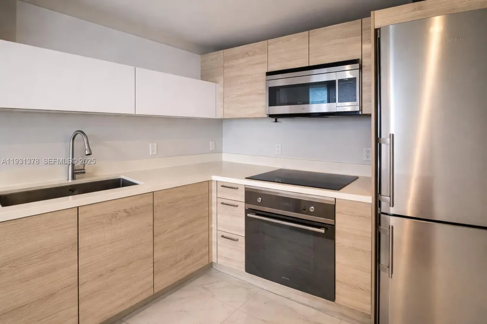16385 Biscayne Blvd #1102 North Miami Beach, FL 33160