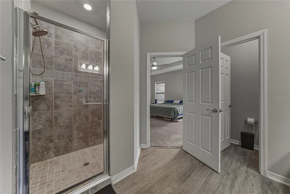 929 MONTGOMERY LANE Polk City, FL 33868