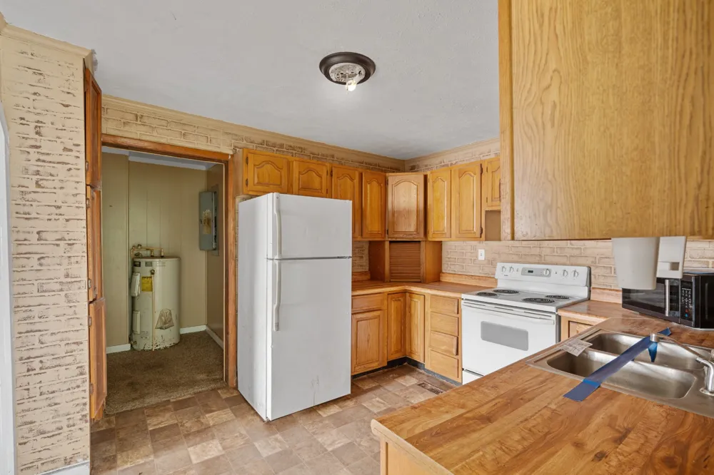 699 Oak St Lafayette, TN 37083