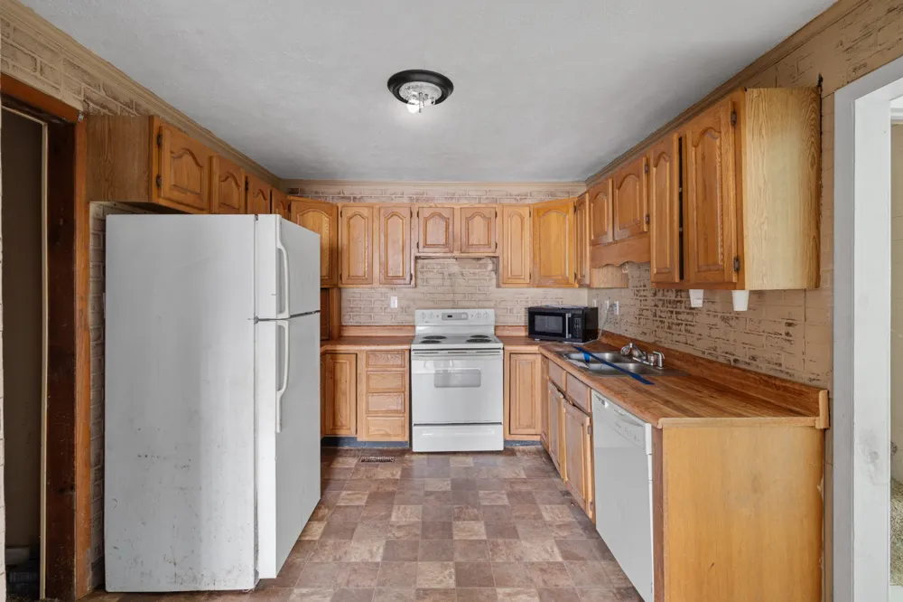 699 Oak St Lafayette, TN 37083