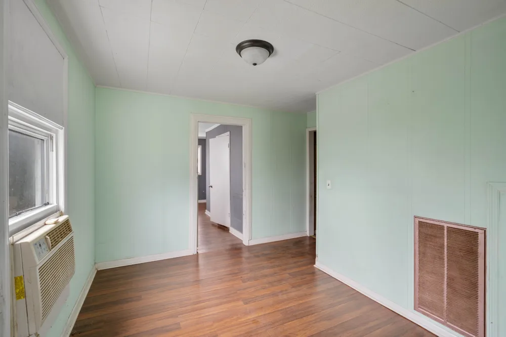 699 Oak St Lafayette, TN 37083