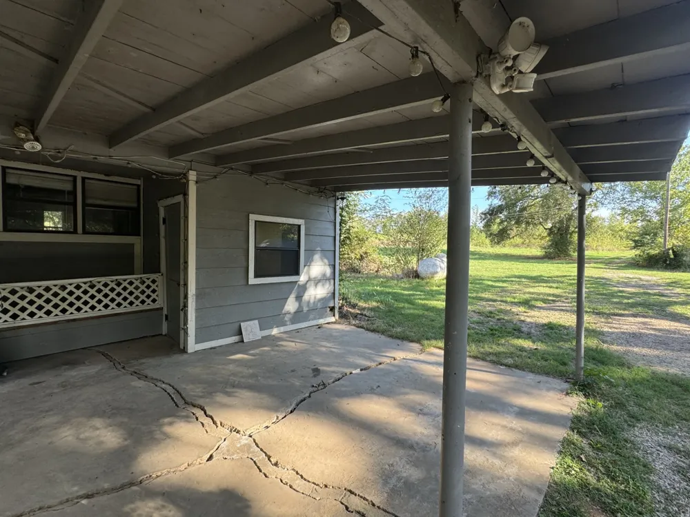 137 CR 2362 Bagwell, TX 75412