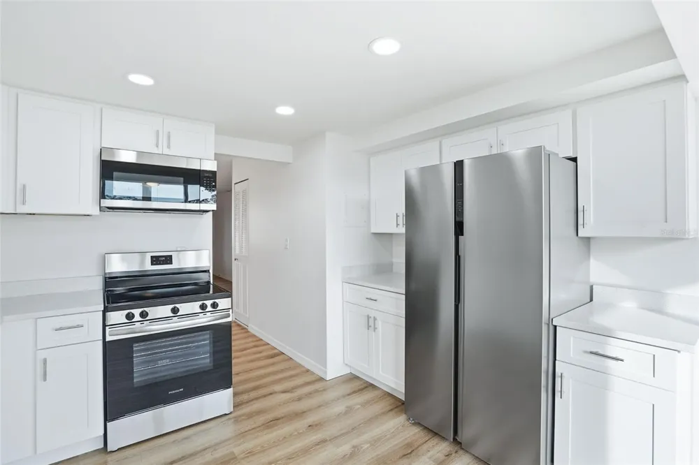 5095 BAY STREET NE #210 St Petersburg, FL 33703