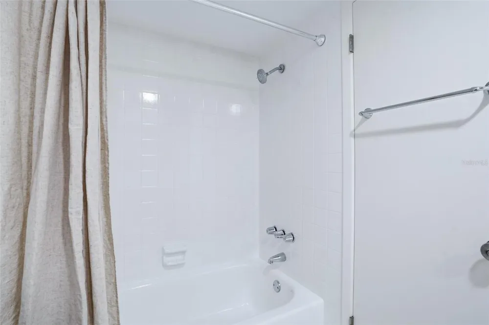 5095 BAY STREET NE #210 St Petersburg, FL 33703