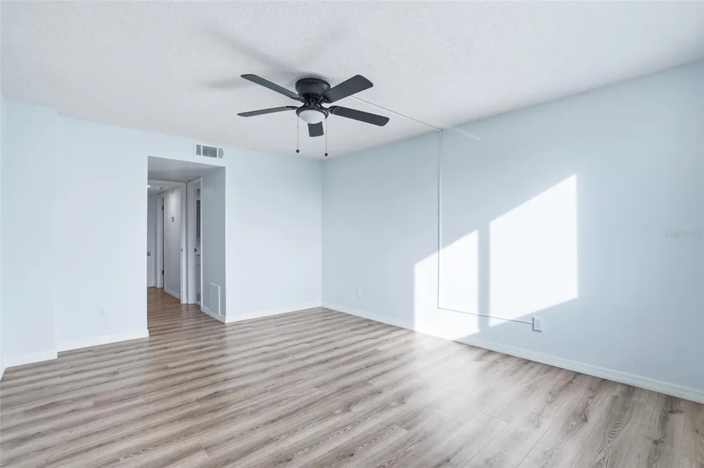 5095 BAY STREET NE #210 St Petersburg, FL 33703
