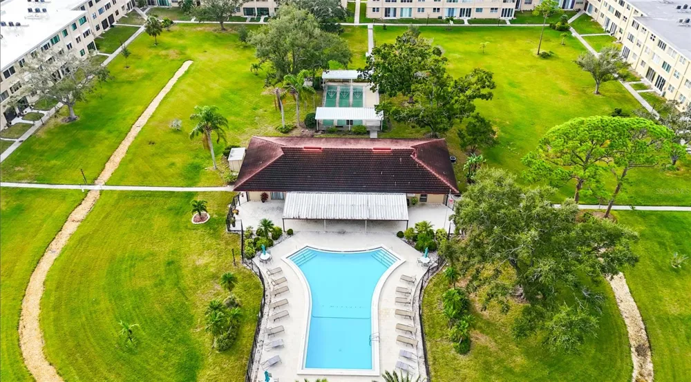 5095 BAY STREET NE #210 St Petersburg, FL 33703