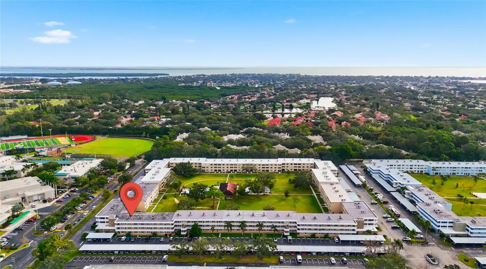 5095 BAY STREET NE #210 St Petersburg, FL 33703