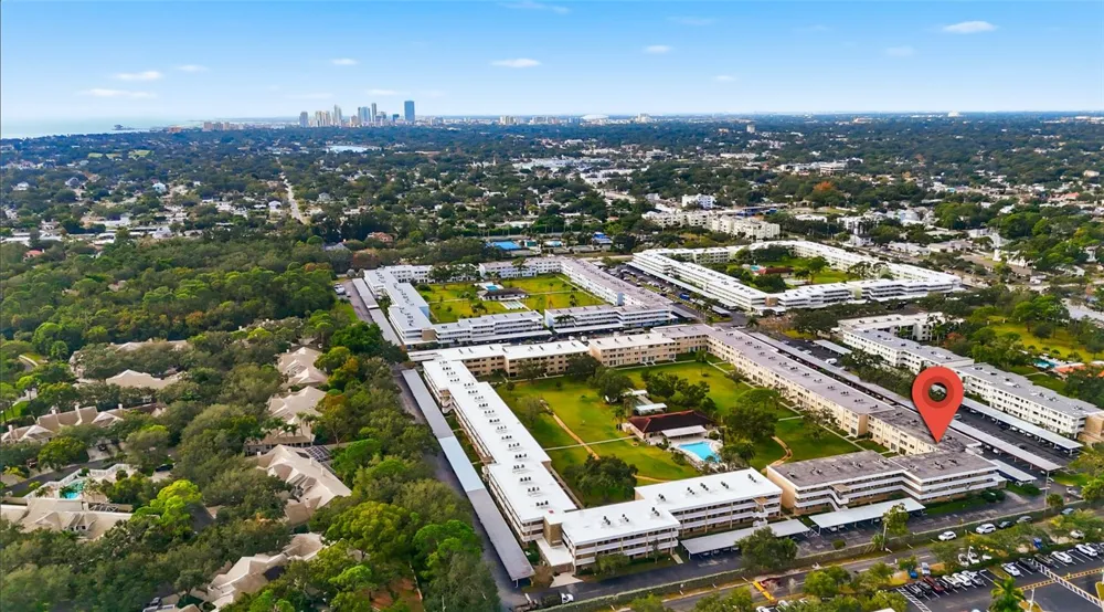 5095 BAY STREET NE #210 St Petersburg, FL 33703