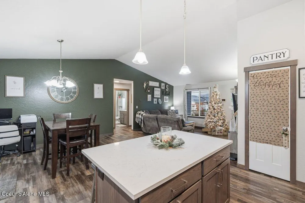 8562 W Seed Avenue Rathdrum, ID 83858