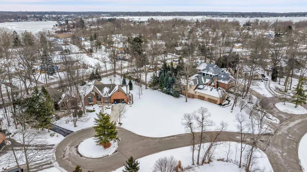4275 Forest Valley Court Court Waterford, MI 48328