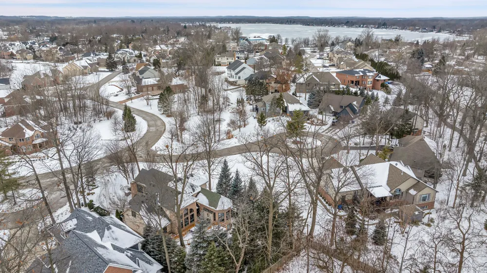 4275 Forest Valley Court Court Waterford, MI 48328