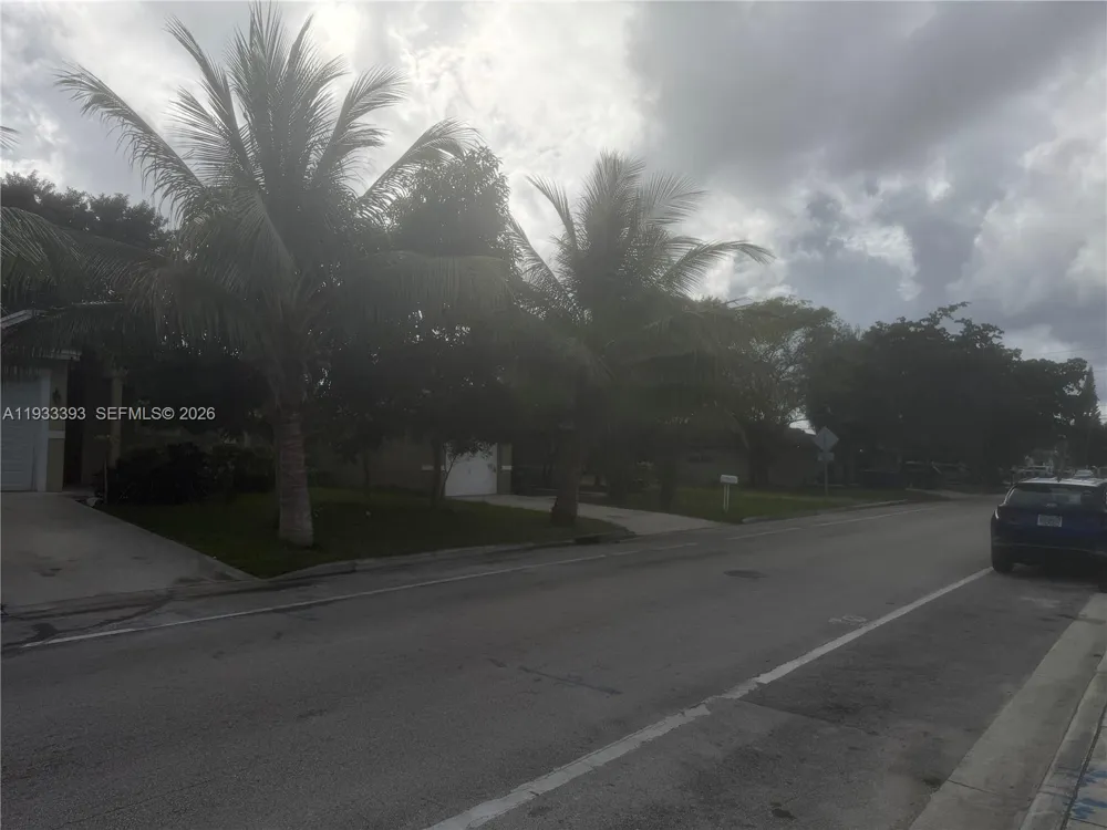 NW 8th St Fort Lauderdale, FL 33311