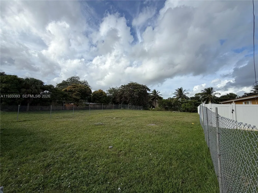 NW 8th St Fort Lauderdale, FL 33311