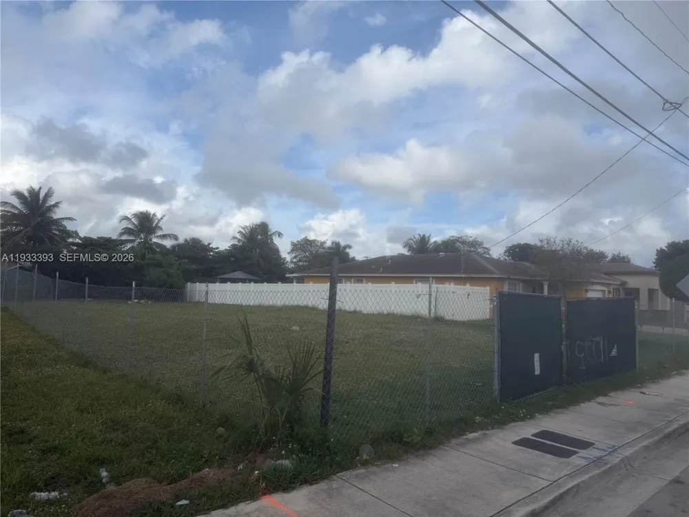 NW 8th St Fort Lauderdale, FL 33311