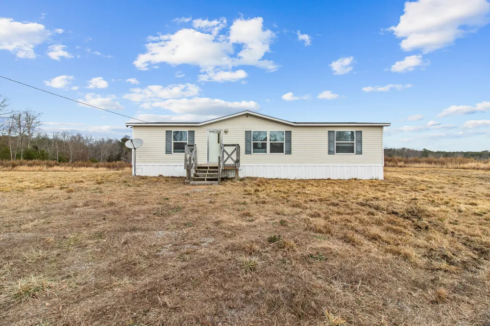 3800 Colony Road Gruetli Laager, TN 37339