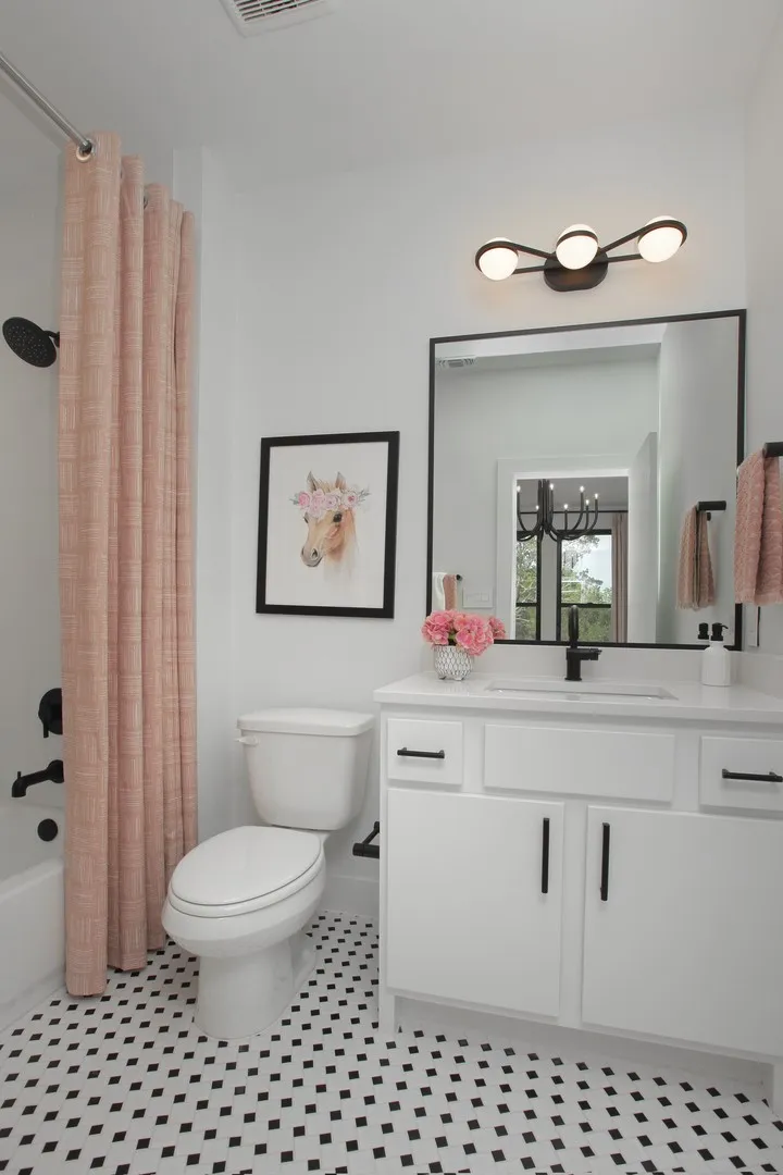 122 Crosswater Lane Dripping Springs, TX 78620