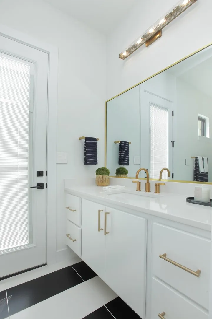 122 Crosswater Lane Dripping Springs, TX 78620