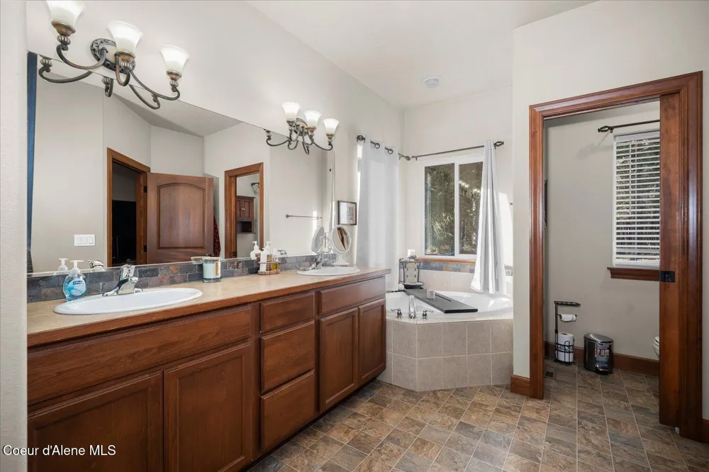 4529 E Diagonal Road Rathdrum, ID 83858