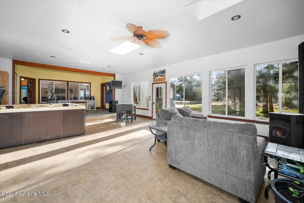 4529 E Diagonal Road Rathdrum, ID 83858