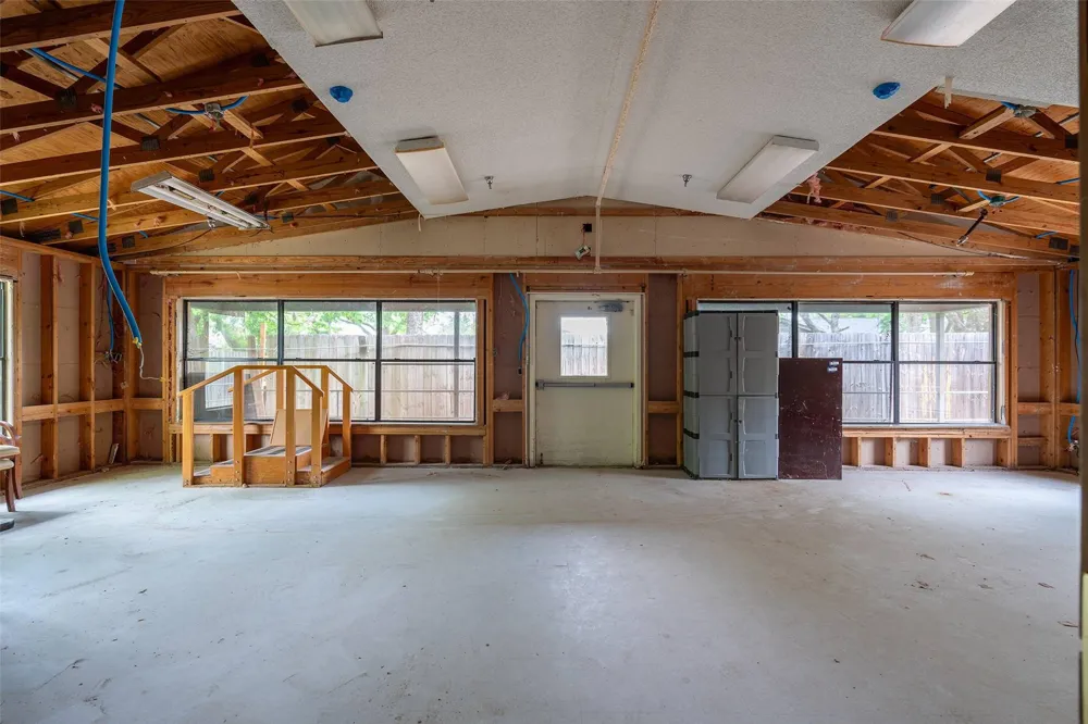 700 Dyer Street Rockdale, TX 76567