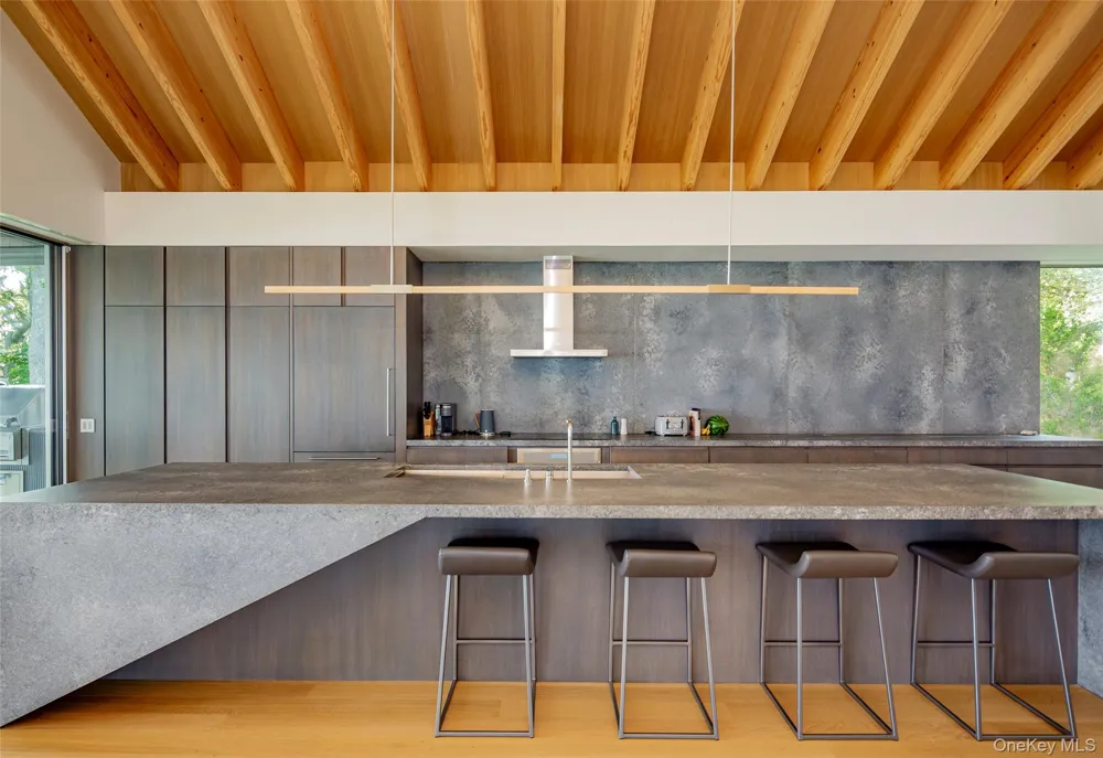 47L S Ferry Road Shelter Island, NY 11964