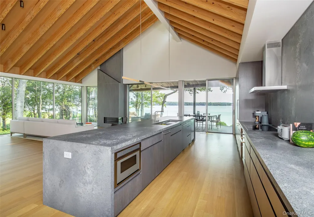 47L S Ferry Road Shelter Island, NY 11964