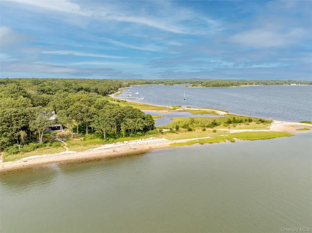 47L S Ferry Road Shelter Island, NY 11964