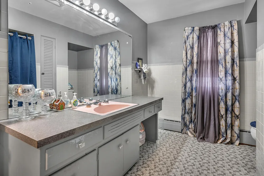 5550 Jefferson Place Merrillville, IN 46410
