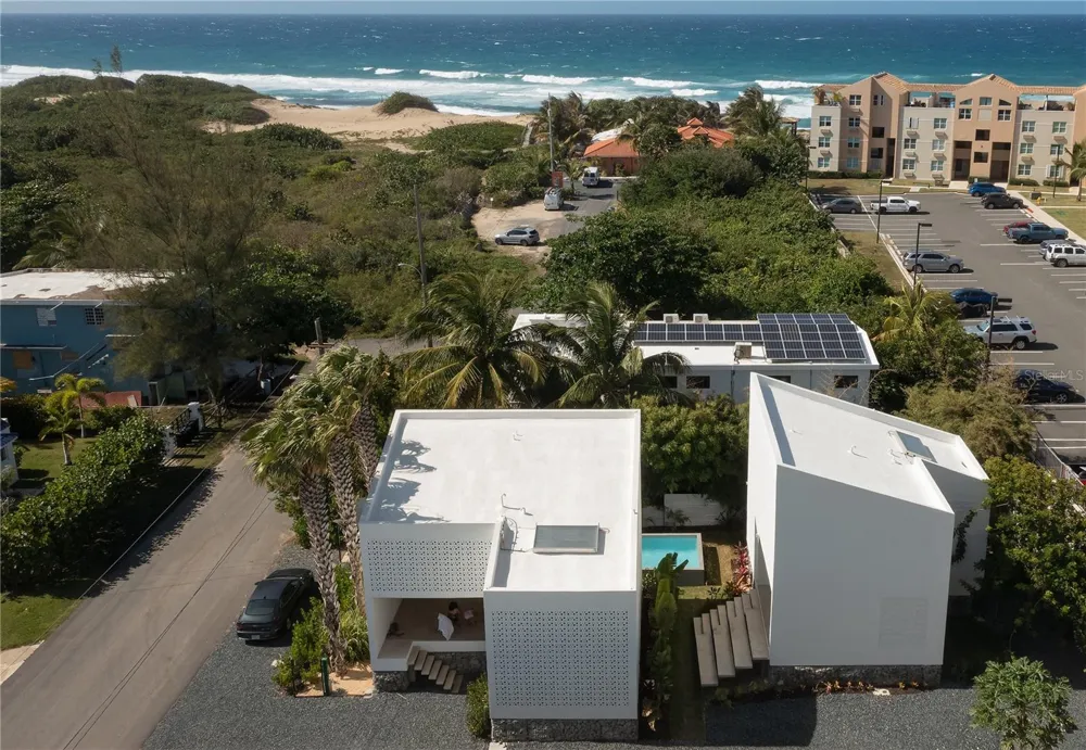 CASA BAJURA CALLE MONTE DE OCA #7 Isabela, PR 00662