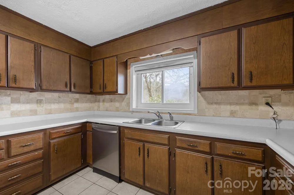 82 Greasy Cove Road Leicester, NC 28748