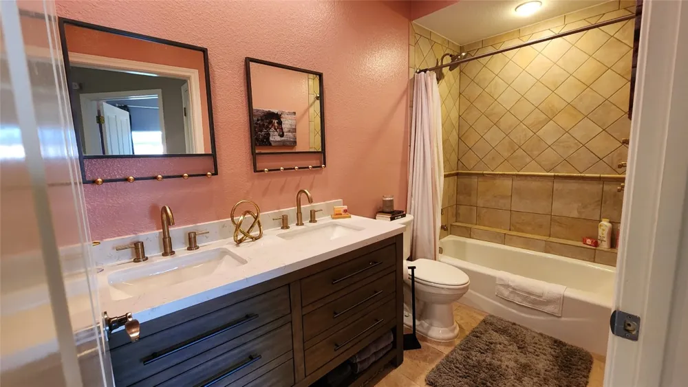300 San Gabriel Village Boulevard #411 Georgetown, TX 78626