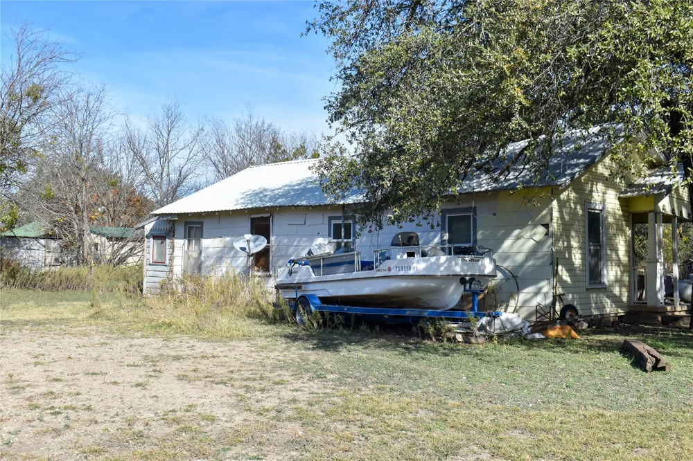 5605 Front Street Rochelle, TX 76872